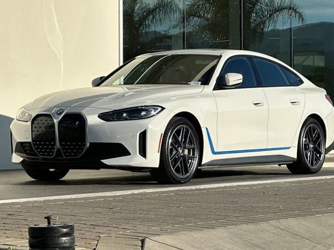 Used 2023 BMW i4 eDrive35 image 7