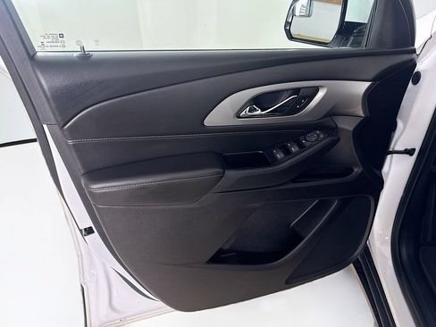 Used 2019 Chevrolet Traverse LT w/ LPO, Floor Liner Package FWD image 11