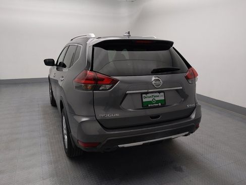 Used 2019 Nissan Rogue SV image 6