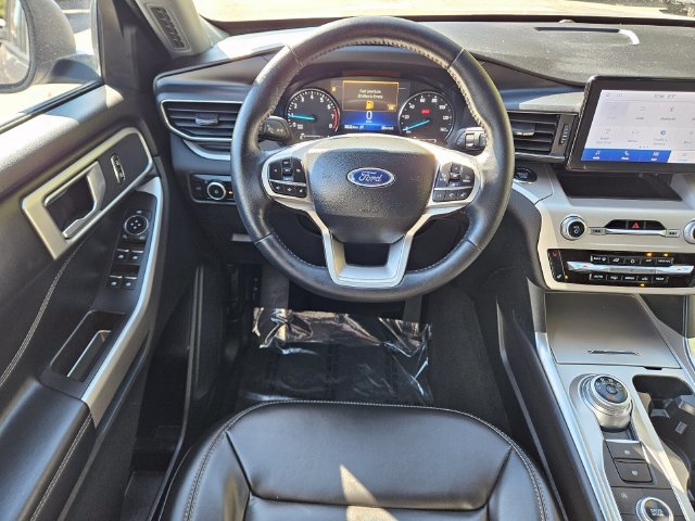 Certified 2023 Ford Explorer XLT w/ Equipment Group 202A AWD/4WD image 13