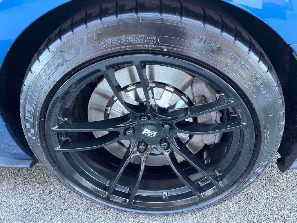 Used 2019 Ford Mustang Shelby GT350 w/ Technology Package RWD image 12