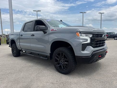 Used 2024 Chevrolet Silverado 1500 LT Trail Boss w/ Convenience Package II AWD/4WD image 8
