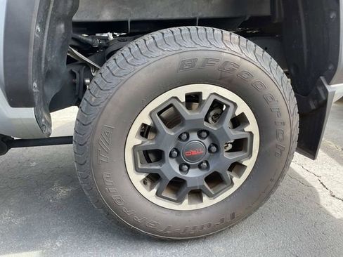 Used 2024 Toyota Tacoma TRD Off-Road image 9