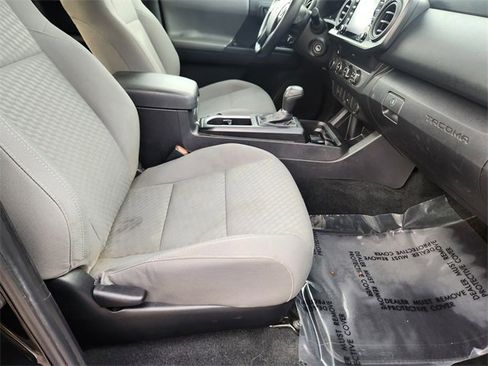 Used 2022 Toyota Tacoma SR image 16