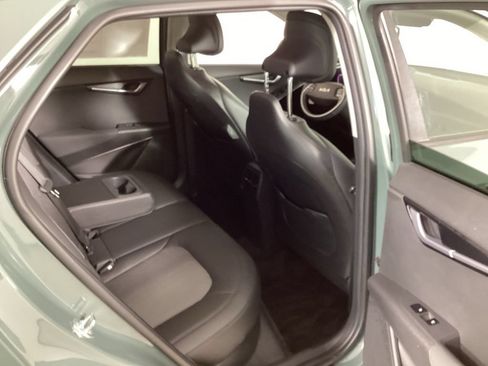 Used 2023 Kia Niro EX w/ EX Cold Weather Package FWD image 32