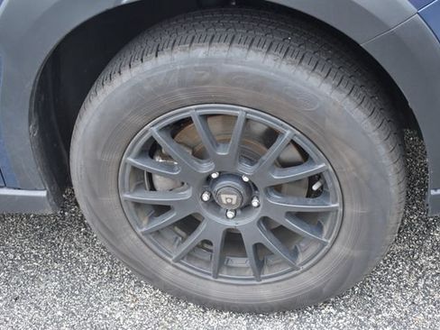 Used 2025 Subaru Outback AWD/4WD image 11