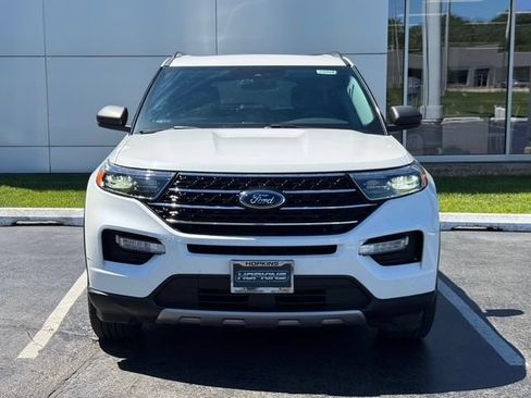 Used 2021 Ford Explorer XLT w/ Equipment Group 202A AWD/4WD image 3
