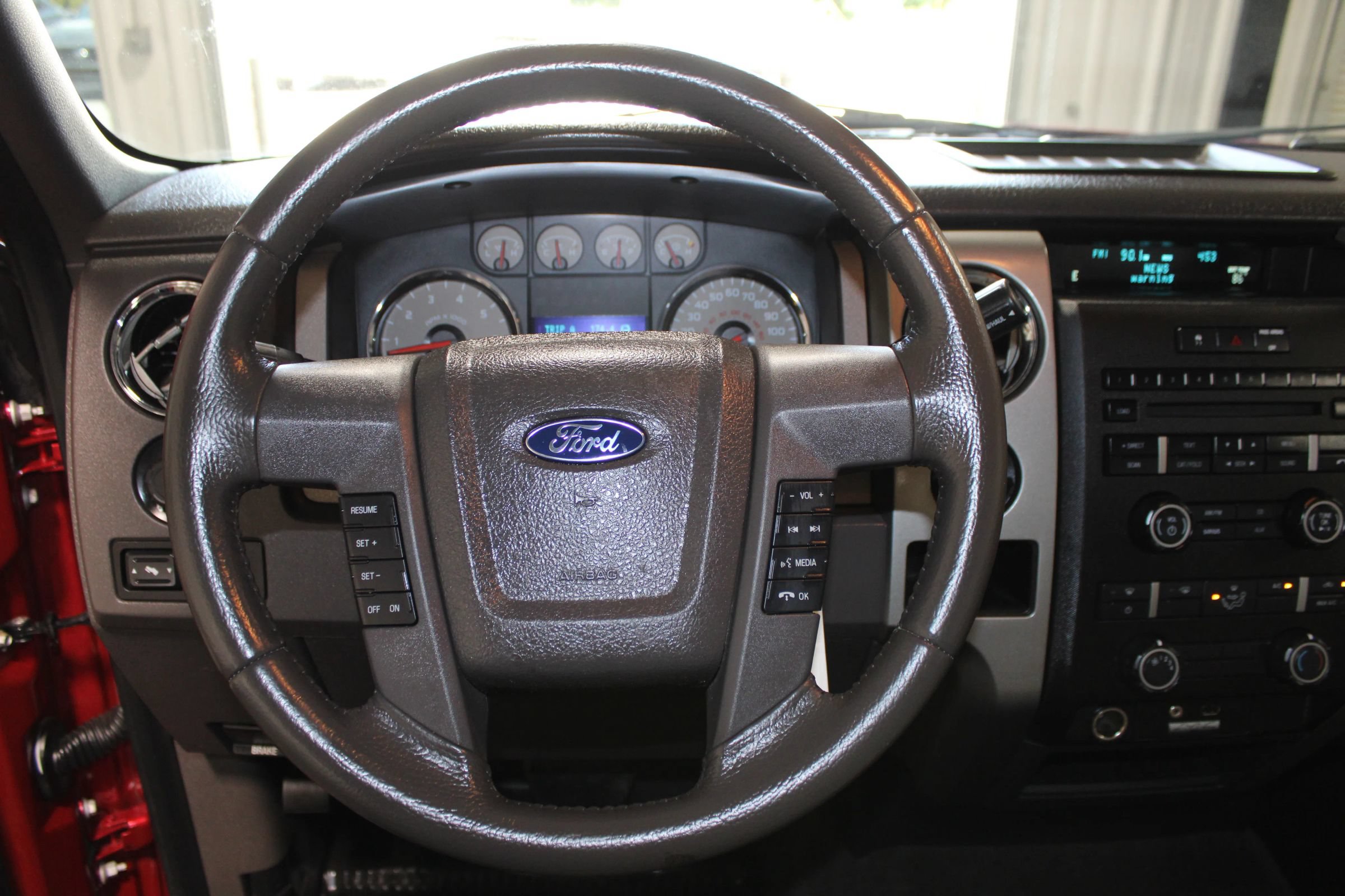 Used 2010 Ford F150 XLT RWD image 12