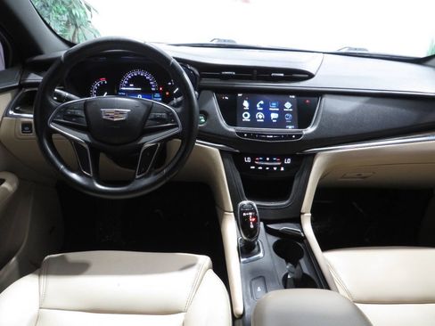 Used 2017 Cadillac XT5 FWD image 15