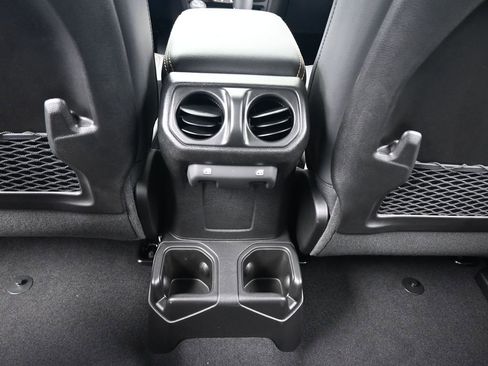 Used 2025 Jeep Gladiator Sport image 34