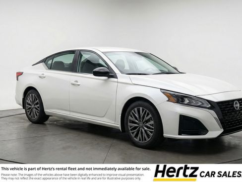 Used 2025 Nissan Altima 2.5 SV FWD image 1