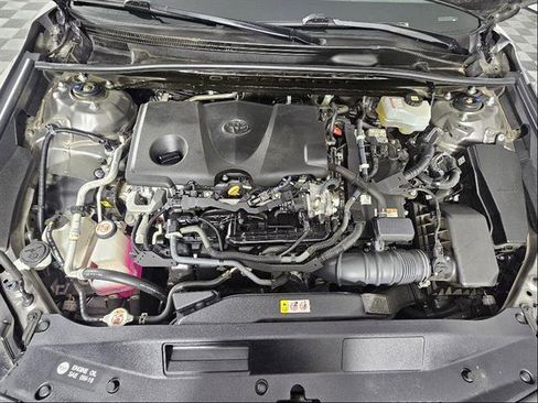 Used 2023 Toyota Camry SE w/ Cold Weather Package image 11