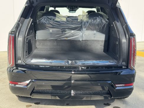 New 2025 Cadillac Escalade IQ Sport 2 w/ LPO, Premium Carpet Package image 9