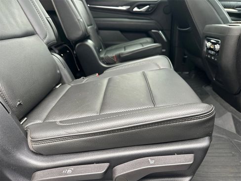 Used 2022 GMC Yukon XL Denali w/ Denali Ultimate Package image 16