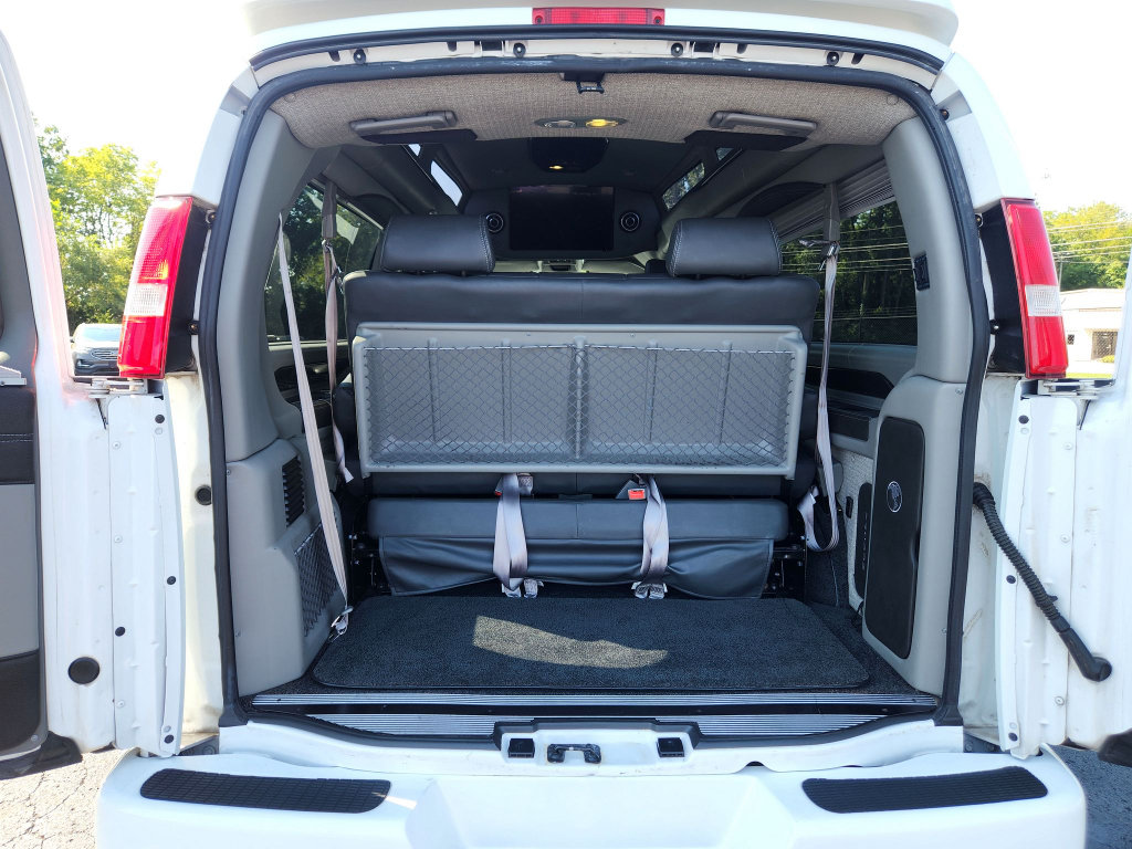Used 2020 Chevrolet Express 2500 Extended w/ Enhanced Convenience Package RWD image 21