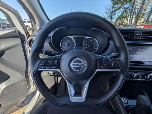 Used 2021 Nissan Versa S image 10