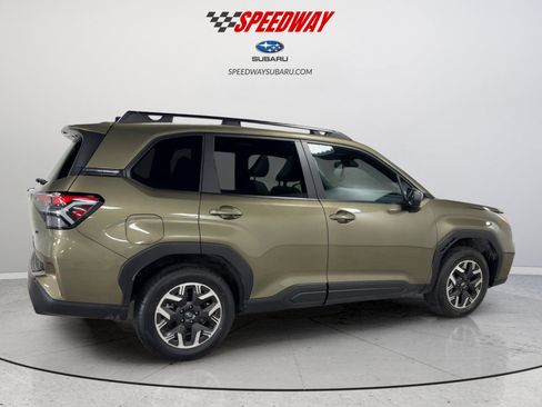 Used 2026 Subaru Forester Premium AWD/4WD image 5