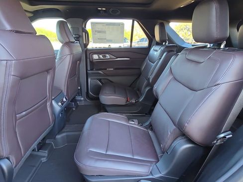New 2026 Ford Explorer Platinum image 22