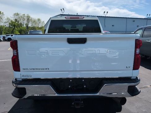 Used 2024 Chevrolet Silverado 3500 LT w/ Convenience Package AWD/4WD image 2