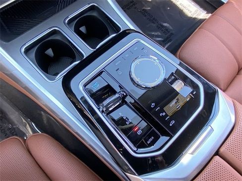 New 2025 BMW i7 xDrive60 image 22