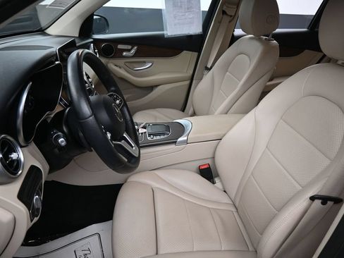 Used 2022 Mercedes-Benz GLC 300 w/ Premium Package Lite image 24