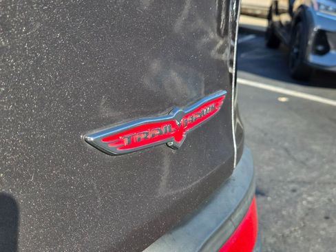 Used 2016 Jeep Cherokee Trailhawk w/ Cold Weather Group image 9