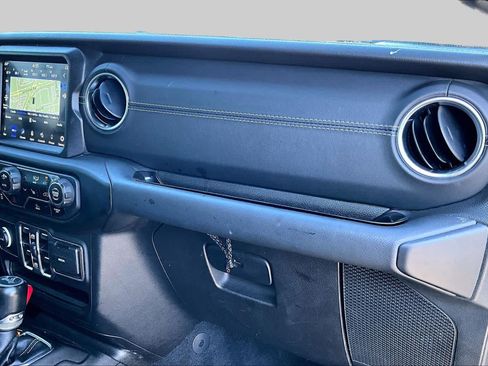 Used 2023 Jeep Wrangler Unlimited Sahara w/ Cold Weather Group AWD/4WD image 17