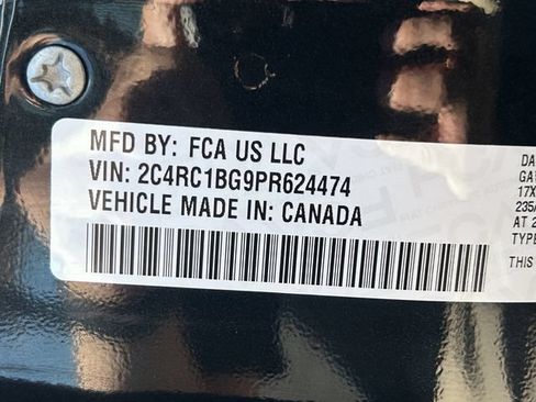 Used 2023 Chrysler Pacifica Touring-L FWD image 32