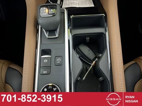 New 2025 Nissan Pathfinder Platinum image 26