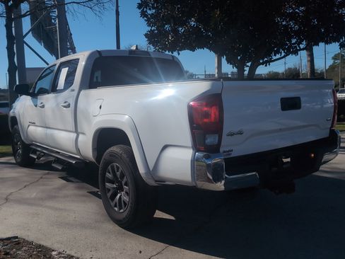 Certified 2020 Toyota Tacoma SR5 image 8