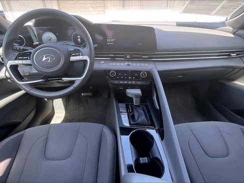 Used 2023 Hyundai Elantra SEL w/ Convenience Package FWD image 15