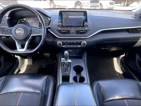 Used 2022 Nissan Altima 2.5 SR w/ Midnight Edition Package image 7