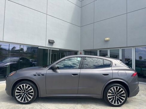 New 2025 Maserati Grecale Modena image 4