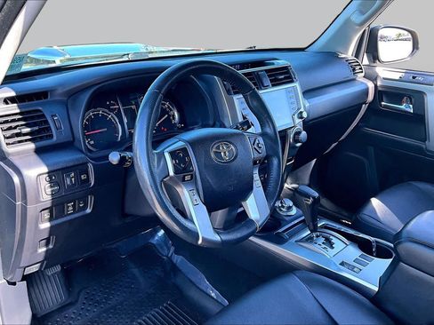Used 2022 Toyota 4Runner TRD Sport w/ Technology Package AWD/4WD image 17