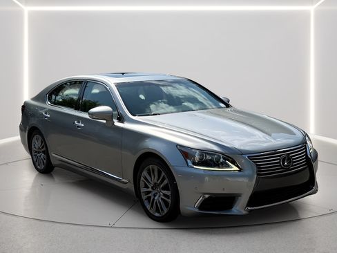 Used 2017 Lexus LS 460 RWD image 7