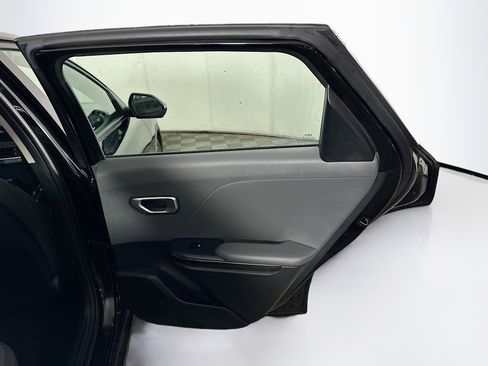 Used 2025 Kia K4 LXS image 29