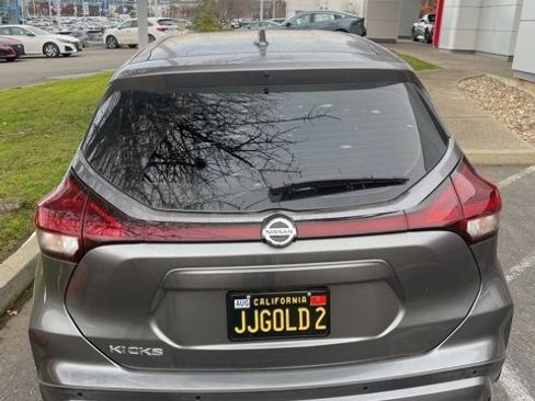 Used 2021 Nissan Kicks S image 6