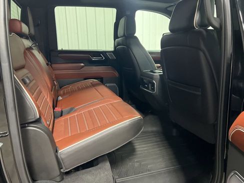 Certified 2024 GMC Sierra 2500 Denali Ultimate image 9