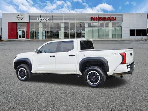 Used 2024 Toyota Tacoma TRD Off-Road AWD/4WD image 7