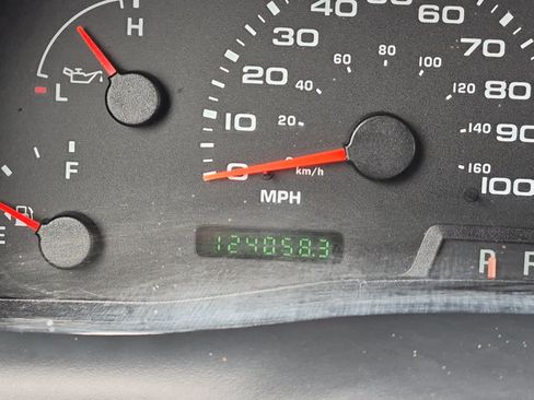Used 2004 Ford F250 XL AWD/4WD image 2