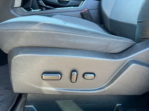 Used 2019 Ford Escape SE image 10
