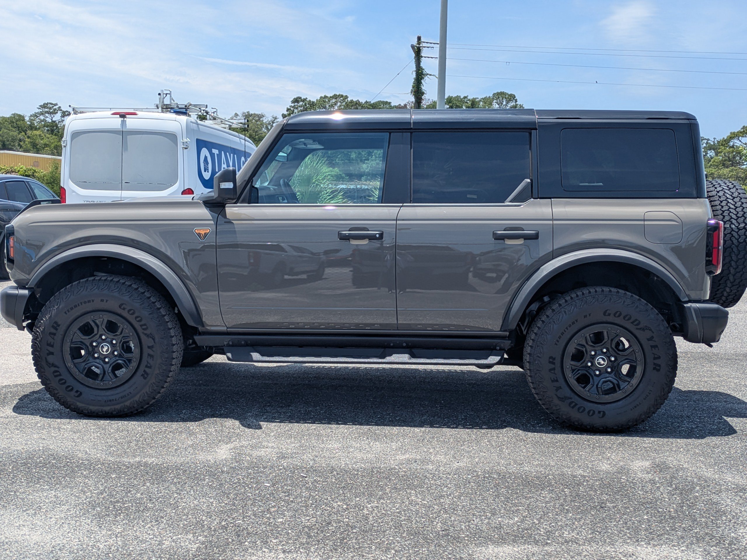 Used 2025 Ford Bronco Badlands AWD/4WD image 7