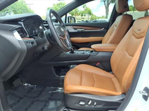 Certified 2024 Cadillac XT5 Premium Luxury FWD image 19