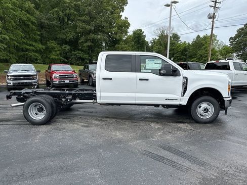 New 2025 Ford F350 XL w/ XL Chrome Package image 2
