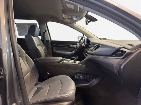 Used 2018 Buick Enclave Essence image 26