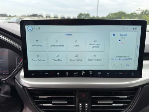 Used 2025 Ford Escape SE FWD image 26