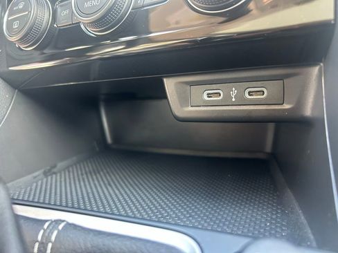 Used 2023 Volkswagen Jetta SE w/ Panoramic Sunroof Package image 20