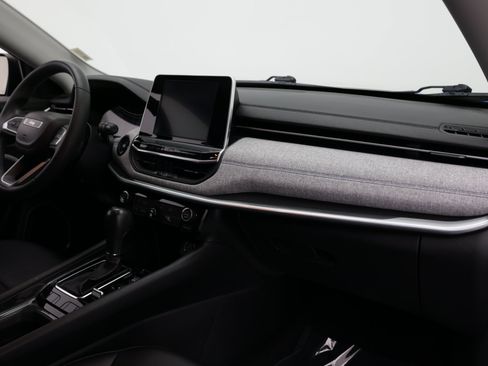 Used 2022 Jeep Compass Latitude AWD/4WD image 39