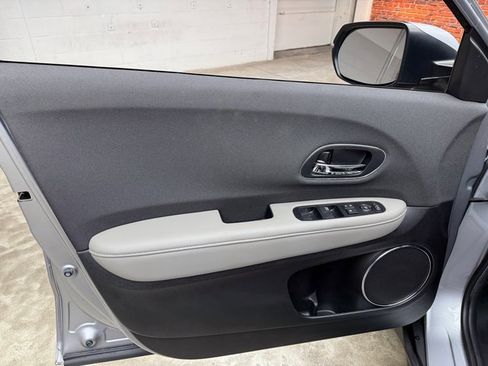 Used 2019 Honda HR-V EX image 10