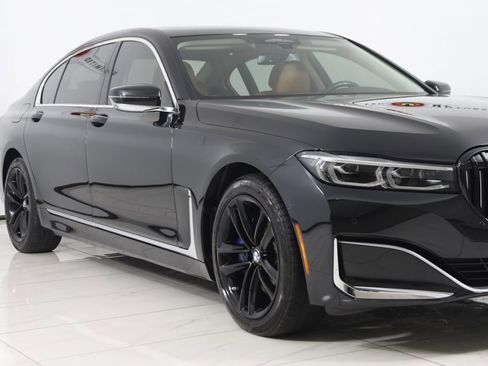 Used 2022 BMW 750i xDrive w/ Luxury Rear Seating Package image 56